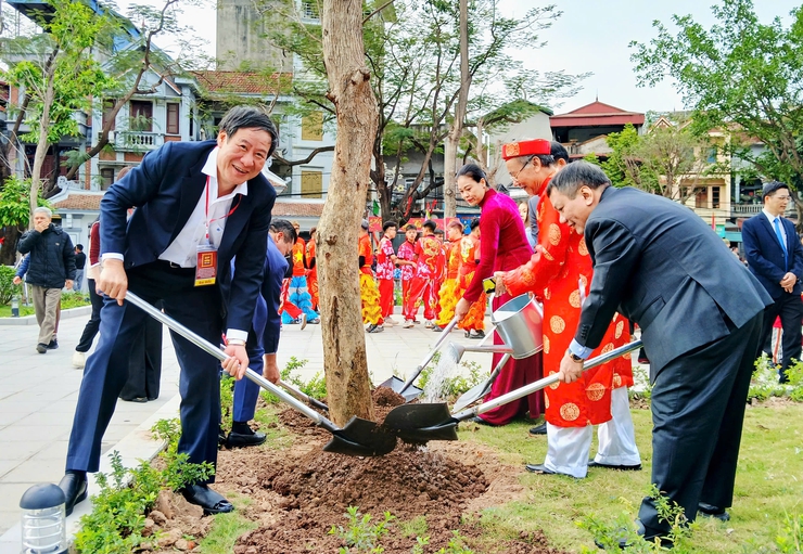 Tự hào Chiến thắng Ngọc Hồi 237 năm (1789): Khánh thành, đón nhận Di tích lịch sử cấp Quốc gia và phát động Tết trồng cây “Đời đời nhớ ơn Bác Hồ” Xuân Bính Ngọ 2026- Ảnh 10.