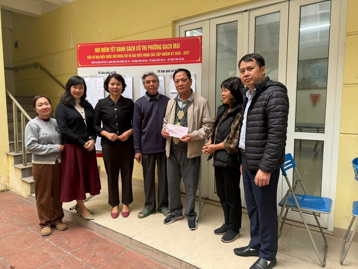 Thường trực Ban chỉ đạo, Ủy ban Bầu cử phường Bạch Mai kiểm tra, hướng dẫn công tác chuẩn bị bầu cử tại các đơn vị bầu cử
- Ảnh 7.