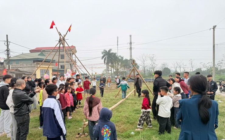Sôi nổi hoạt động văn nghệ và trò chơi dân gian “Mừng Đảng – Mừng Xuân” tại các thôn- Ảnh 7.
