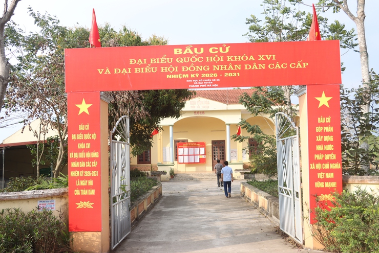 Đồng chí Bí thư Đảng ủy xã kiểm tra công tác bầu cử và sản xuất vụ xuân năm 2026- Ảnh 7.