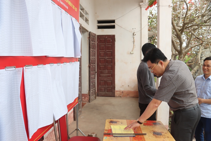 Đồng chí Bí thư Đảng ủy xã kiểm tra công tác bầu cử và sản xuất vụ xuân năm 2026- Ảnh 10.