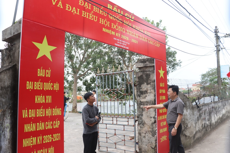 Đồng chí Bí thư Đảng ủy xã kiểm tra công tác bầu cử và sản xuất vụ xuân năm 2026- Ảnh 8.