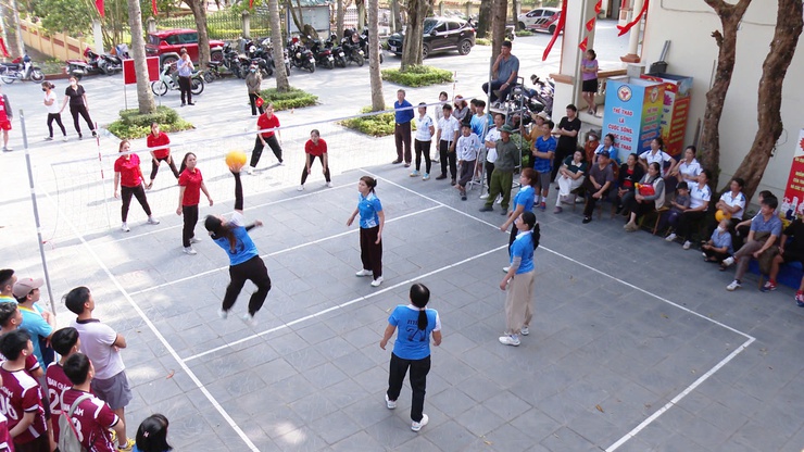 Khai mạc Giải bóng chuyền hơi mừng Đảng, mừng Xuân, chào mừng bầu cử đại biểu Quốc hội và HĐND các cấp nhiệm kỳ 2026–2031.- Ảnh 5.