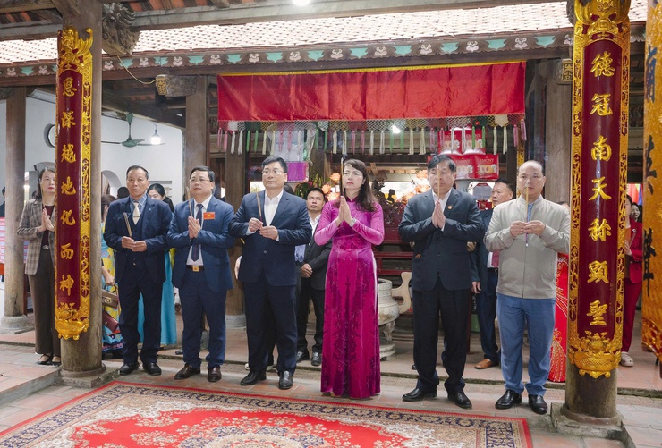 Lễ hội truyền thống làng Vạn Phúc – Nơi gìn giữ mạch nguồn văn hoá sông Hồng- Ảnh 2.