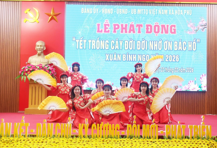 Xã Hòa Phú: Tổ chức Lễ phát động "Tết trồng cây đời đời nhớ ơn Bác Hồ" Xuân Bính Ngọ 2026.

- Ảnh 6.