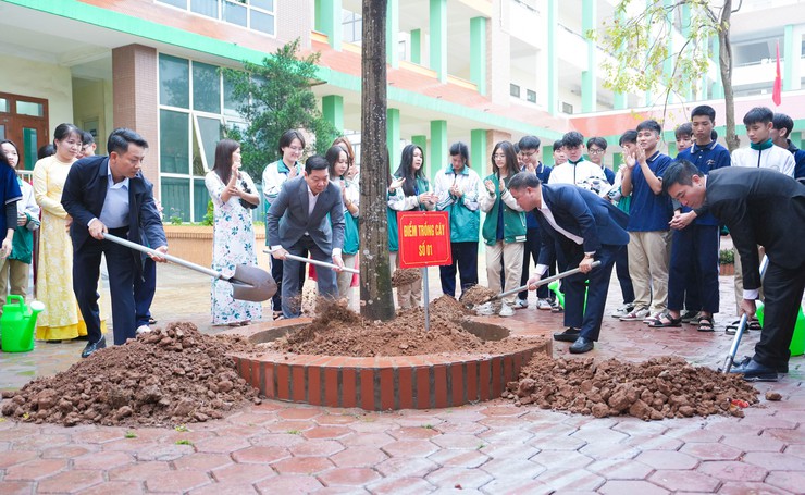 Xã Quốc Oai phát động "Tết trồng cây đời đời nhớ ơn Bác Hồ" Xuân Bính Ngọ 2026- Ảnh 3.