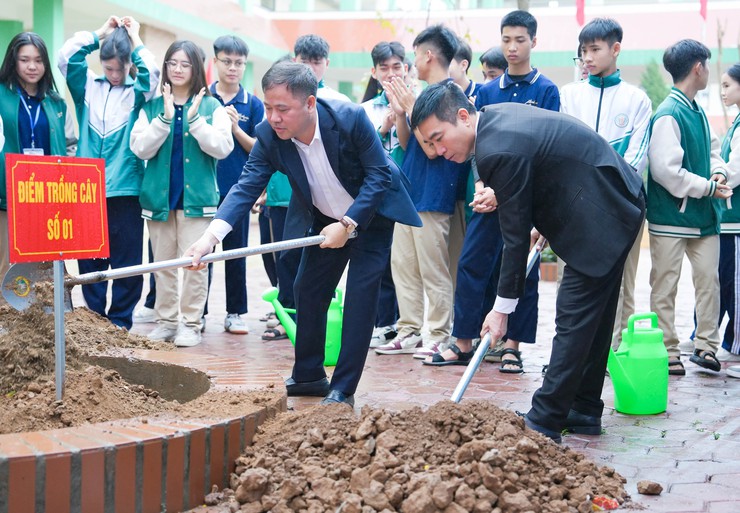 Xã Quốc Oai phát động "Tết trồng cây đời đời nhớ ơn Bác Hồ" Xuân Bính Ngọ 2026- Ảnh 4.