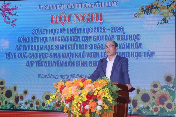 PHƯỜNG VĨNH HƯNG KHEN THƯỞNG NHIỀU GIÁO VIÊN, HỌC SINH ĐẠT THÀNH TÍCH CAO.- Ảnh 2.