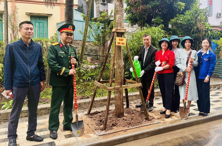 PHƯỜNG HỒNG HÀ PHÁT ĐỘNG “TẾT TRỒNG CÂY ĐỜI ĐỜI NHỚ ƠN BÁC HỒ” XUÂN BÍNH NGỌ 2026- Ảnh 8.