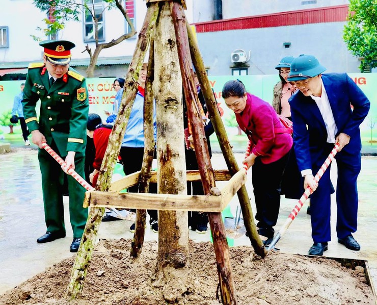 PHƯỜNG HỒNG HÀ PHÁT ĐỘNG “TẾT TRỒNG CÂY ĐỜI ĐỜI NHỚ ƠN BÁC HỒ” XUÂN BÍNH NGỌ 2026- Ảnh 9.