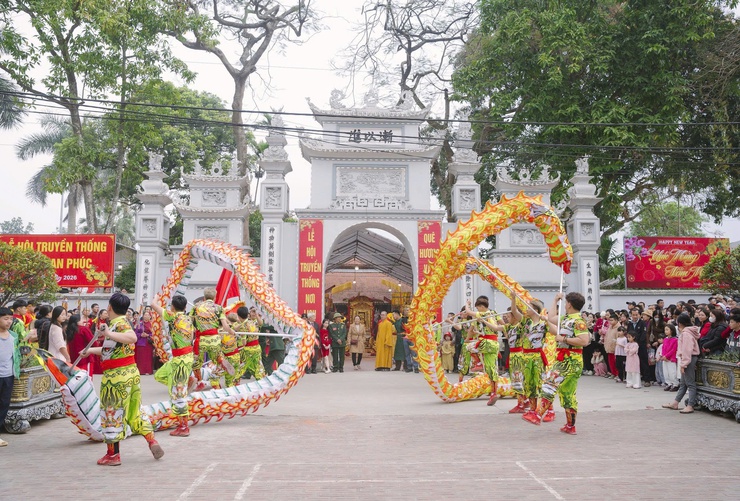 Lễ hội truyền thống làng Vạn Phúc – Nơi gìn giữ mạch nguồn văn hoá sông Hồng- Ảnh 7.