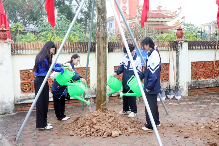 Xã Hòa Phú: Tổ chức Lễ phát động "Tết trồng cây đời đời nhớ ơn Bác Hồ" Xuân Bính Ngọ 2026.

- Ảnh 15.