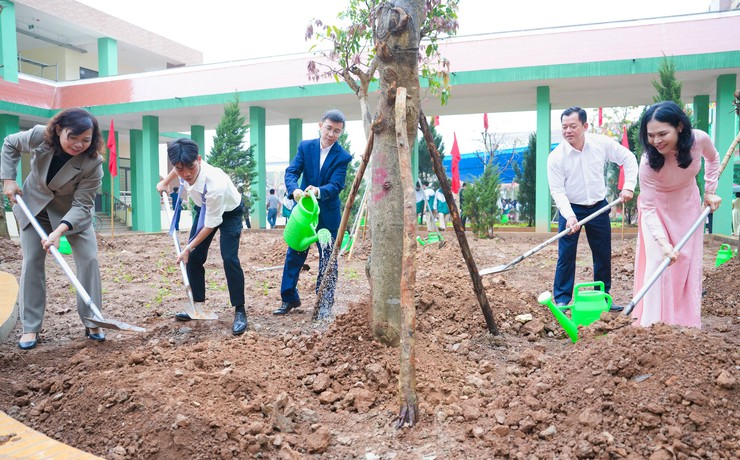 Xã Quốc Oai phát động "Tết trồng cây đời đời nhớ ơn Bác Hồ" Xuân Bính Ngọ 2026- Ảnh 9.