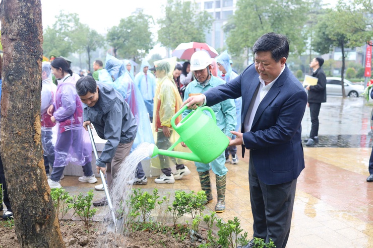 Phường Tây Hồ tổ chức Lễ phát động Tết trồng cây "Đời đời nhớ ơn Bác Hồ" Xuân Bính Ngọ 2026- Ảnh 4.