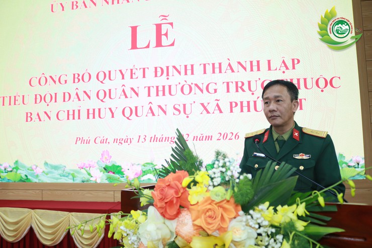 Phú Cát công bố Quyết định thành lập Tiểu đội dân quân thường trực- Ảnh 4.