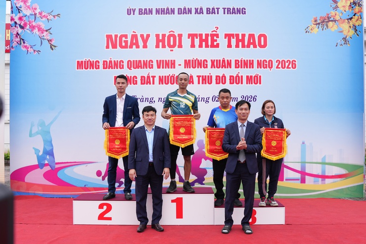 Bát Tràng khai mạc Giải thể thao truyền thống "Mừng Đảng – Mừng Xuân Bính Ngọ" năm 2026- Ảnh 8.