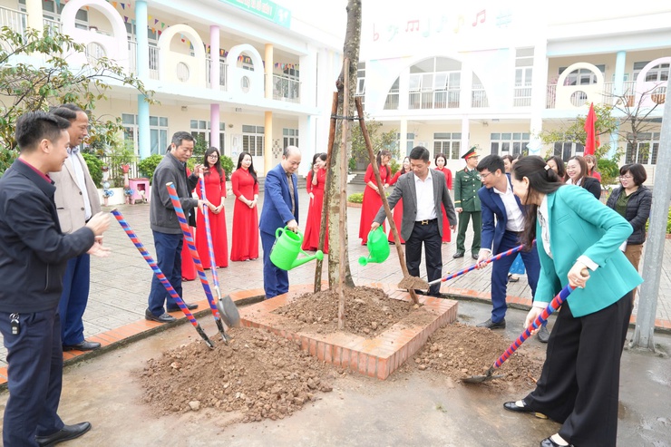 Xã Thanh Oai phát động Tết trồng cây "Đời đời nhớ ơn Bác Hồ" Xuân Bính Ngọ 2026- Ảnh 10.