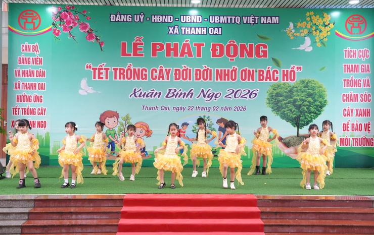 Xã Thanh Oai phát động Tết trồng cây "Đời đời nhớ ơn Bác Hồ" Xuân Bính Ngọ 2026- Ảnh 1.