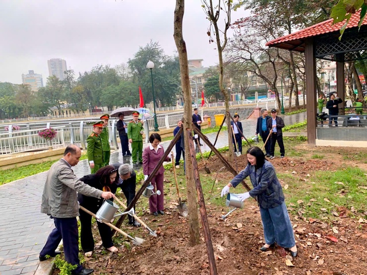 Phường Nghĩa Đô phát động Tết trồng cây Xuân Bính Ngọ năm 2026- Ảnh 4.