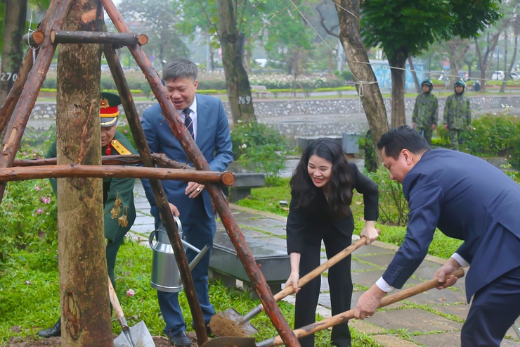 Phường Hai Bà Trưng tổ chức “Tết trồng cây đời đời nhớ ơn Bác Hồ – Xuân 2026”- Ảnh 2.