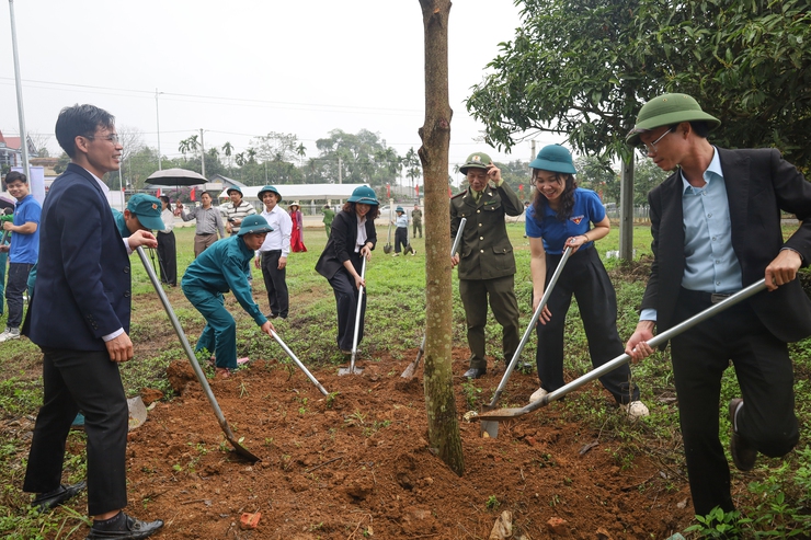 Xã Suối Hai phát động “Tết trồng cây đời đời nhớ ơn Bác Hồ” Xuân Bính Ngọ 2026- Ảnh 4.