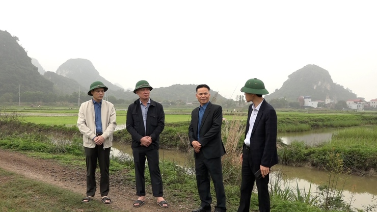 Chủ tịch UBND xã Mỹ Đức kiểm tra tình hình sản xuất nông nghiệp đầu xuân- Ảnh 5.