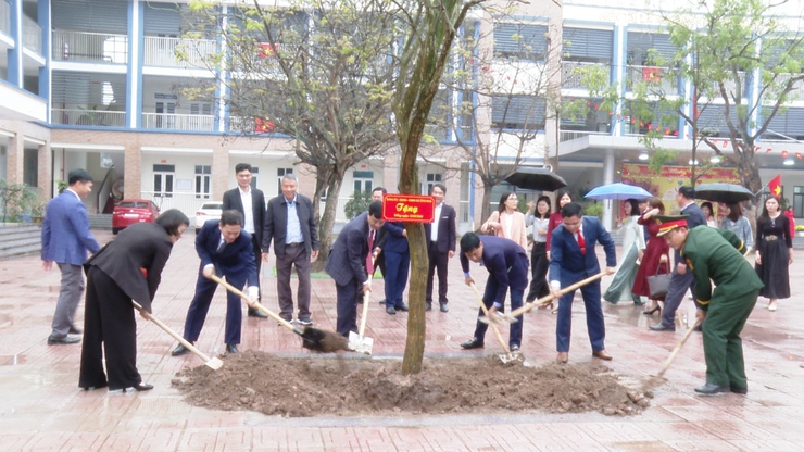 UBND XÃ TỔ CHỨC LỄ PHÁT ĐỘNG “TẾT TRỒNG CÂY ĐỜI ĐỜI NHỚ ƠN BÁC HỒ” XUÂN BÍNH NGỌ 2026- Ảnh 3.