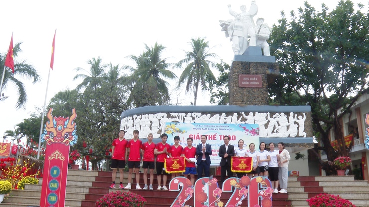 Sôi nổi Giải bóng chuyền mừng Đảng, mừng Xuân, chào mừng bầu cử đại biểu Quốc hội và HĐND các cấp nhiệm kỳ 2026–2031.- Ảnh 2.