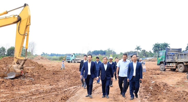 CHỦ TỊCH UBND THÀNH PHỐ HÀ NỘI VŨ ĐẠI THẮNG THĂM, ĐÔN ĐỐC, ĐỘNG VIÊN, KIỂM TRA TIẾN ĐỘ DỰ ÁN HỒ ĐIỀU HÒA THỤY PHƯƠNG 2 VÀ CẢI TẠO TUYẾN KÊNH THỤY PHƯƠNG - PHƯỜNG ĐÔNG NGẠC.- Ảnh 1.