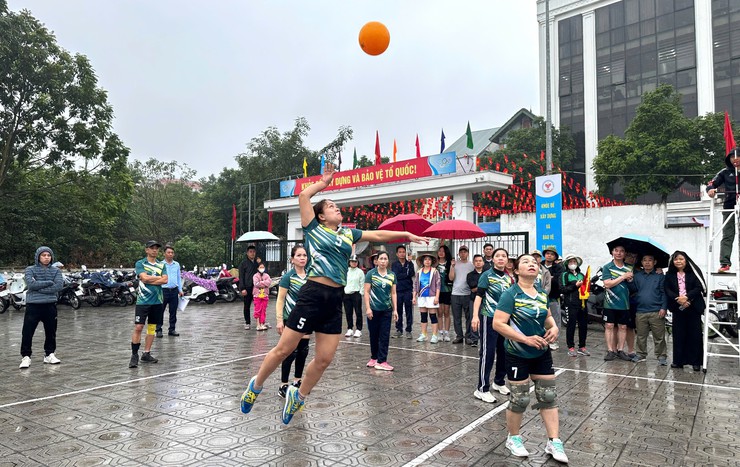 Bát Tràng khai mạc Giải thể thao truyền thống "Mừng Đảng – Mừng Xuân Bính Ngọ" năm 2026- Ảnh 3.