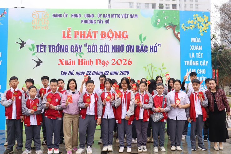 Phường Tây Hồ tổ chức Lễ phát động Tết trồng cây "Đời đời nhớ ơn Bác Hồ" Xuân Bính Ngọ 2026- Ảnh 8.