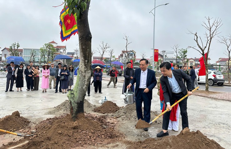 Xã Bát Tràng phấn đấu trồng trên 3.000 cây xanh, cây bóng mát năm 2026- Ảnh 6.