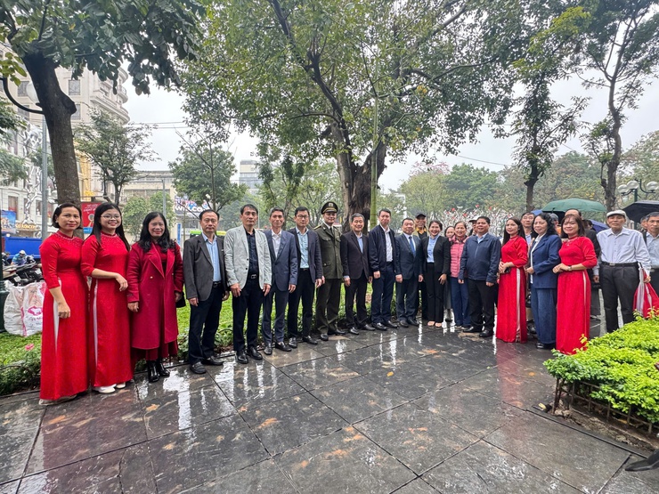 Phường Cửa Nam "phát động Tết trồng cây đời đời nhớ ơn Bác Hồ"- Ảnh 3.