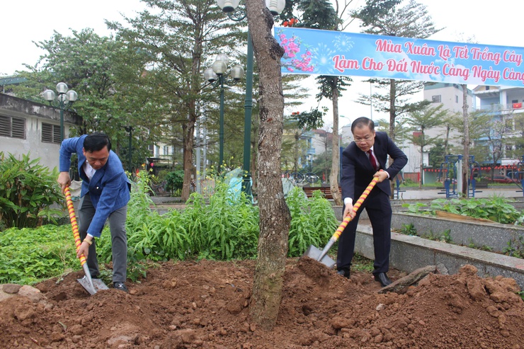 Phường Phú Lương phát động Tết trồng cây “Đời đời nhớ ơn Bác Hồ” Xuân Bính Ngọ 2026- Ảnh 3.