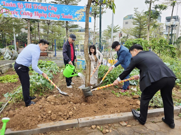 Phường Phú Lương phát động Tết trồng cây “Đời đời nhớ ơn Bác Hồ” Xuân Bính Ngọ 2026- Ảnh 5.