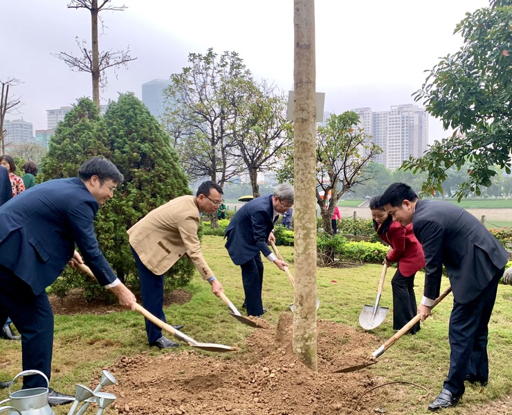 Thanh Xuân phát động “Tết trồng cây đời đời nhớ ơn Bác Hồ” Xuân Bính Ngọ 2026- Ảnh 4.