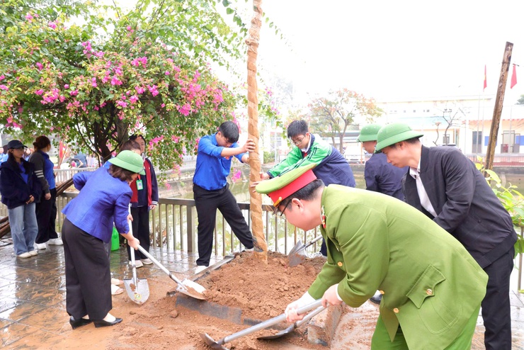 XÃ THƯ LÂM LONG TRỌNG TỔ CHỨC LỄ PHÁT ĐỘNG “TẾT TRỒNG CÂY ĐỜI ĐỜI NHỚ ƠN BÁC HỒ” XUÂN BÍNH NGỌ 2026- Ảnh 14.