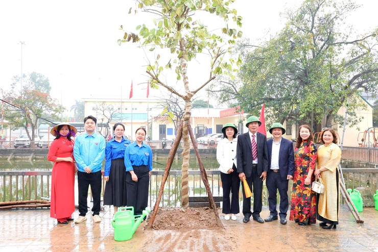 XÃ THƯ LÂM LONG TRỌNG TỔ CHỨC LỄ PHÁT ĐỘNG “TẾT TRỒNG CÂY ĐỜI ĐỜI NHỚ ƠN BÁC HỒ” XUÂN BÍNH NGỌ 2026- Ảnh 18.