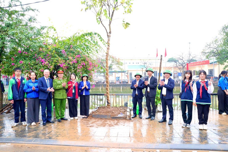 XÃ THƯ LÂM LONG TRỌNG TỔ CHỨC LỄ PHÁT ĐỘNG “TẾT TRỒNG CÂY ĐỜI ĐỜI NHỚ ƠN BÁC HỒ” XUÂN BÍNH NGỌ 2026- Ảnh 15.