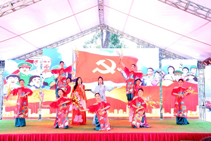 XÃ THƯ LÂM LONG TRỌNG TỔ CHỨC LỄ PHÁT ĐỘNG “TẾT TRỒNG CÂY ĐỜI ĐỜI NHỚ ƠN BÁC HỒ” XUÂN BÍNH NGỌ 2026- Ảnh 5.