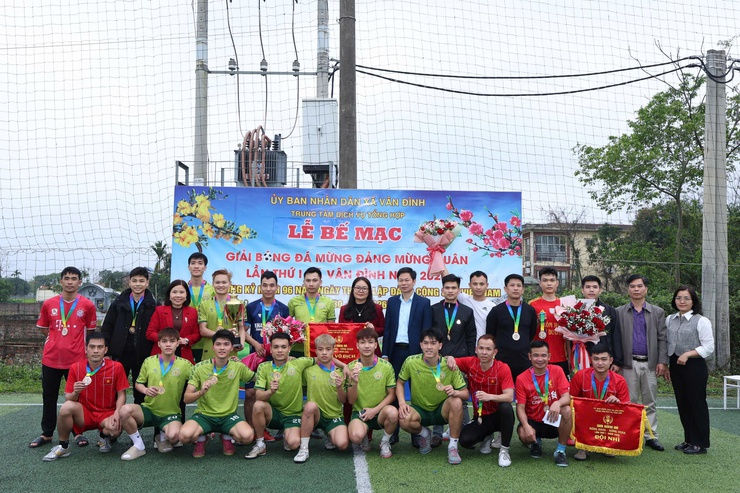 Bế mạc và trao giải Giải bóng đá xã Vân Đình lần thứ nhất năm 2026: Sơn Công đăng quang ngôi vô địch- Ảnh 6.