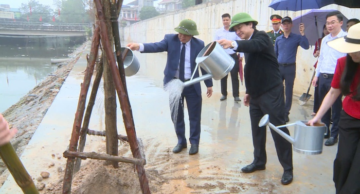 LAN TỎA TINH THẦN "TẾT TRỒNG CÂY ĐỜI ĐỜI NHỚ ƠN BÁC HỒ" TẠI XÃ PHÚC THỌ- Ảnh 7.