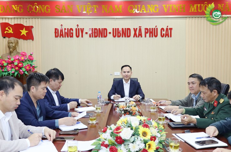 Họp tập thể UBND xã, thống nhất nhiệm vụ trước, trong và sau tết nguyên đán- Ảnh 1.