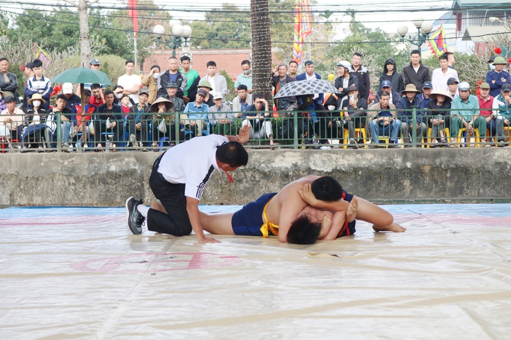 Rực lửa sới vật Ngô Sài – Âm vang truyền thống đầu Xuân- Ảnh 9.
