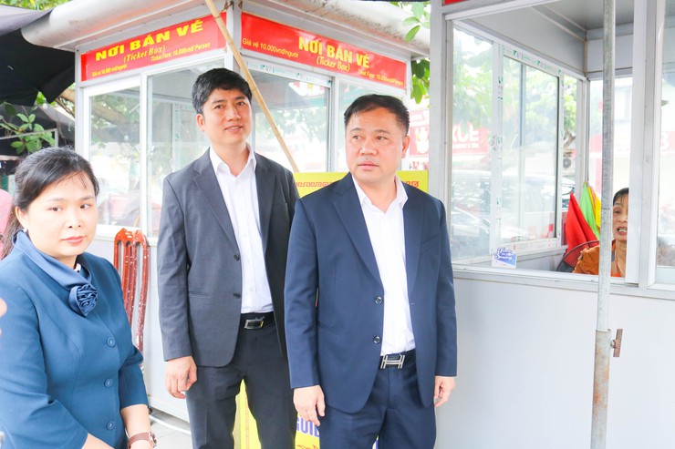 Các đồng chí lãnh đạo xã Quốc Oai kiểm tra tình hình sản xuất vụ Xuân năm 2026- Ảnh 11.