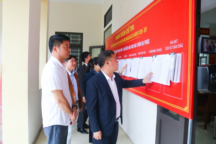 Các đồng chí lãnh đạo xã Quốc Oai kiểm tra tình hình sản xuất vụ Xuân năm 2026- Ảnh 12.