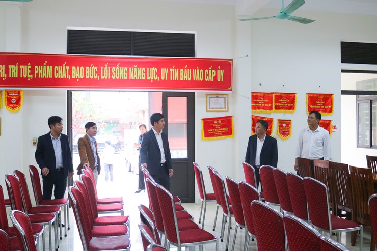 Các đồng chí lãnh đạo xã Quốc Oai kiểm tra tình hình sản xuất vụ Xuân năm 2026- Ảnh 13.