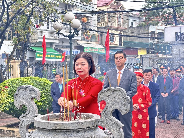 XÃ ĐẠI THANH: LỄ PHÁT ĐỘNG TẾT TRỒNG CÂY XUÂN BÍNH NGỌ 2026 - KHỞI CÔNG TUYẾN ĐƯỜNG LIÊN XÃ THANH LIỆT - TAM HIỆP - TT VĂN ĐIỂN- Ảnh 3.