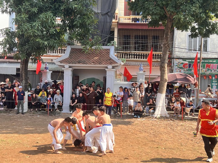 RỘN RÀNG LỄ HỘI VẬT CẦU TRUYỀN THỐNG ĐÌNH THUÝ LĨNH – XUÂN BÍNH NGỌ 2026- Ảnh 3.