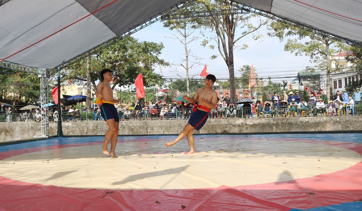 Rực lửa sới vật Ngô Sài – Âm vang truyền thống đầu Xuân- Ảnh 5.